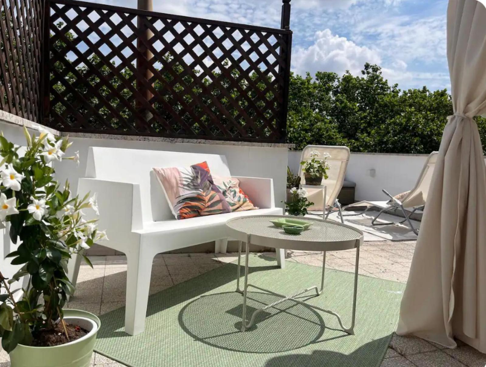 Monteverde Double Terrace Penthouse Apartment Rom